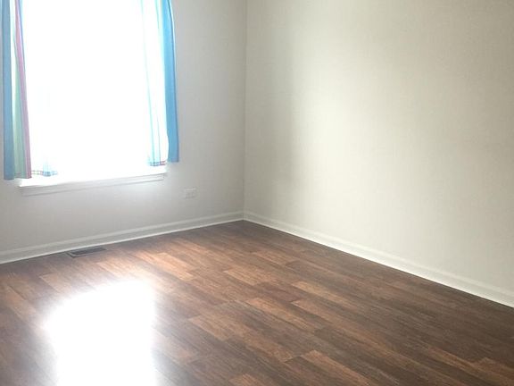 4th image of 1229 Ballantrae Pl APT D