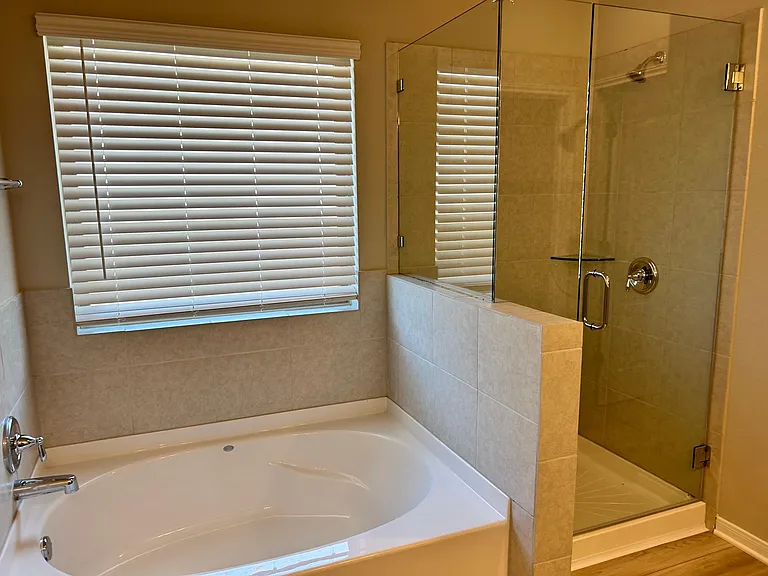10211 Six Shooter Ln — Photo 14