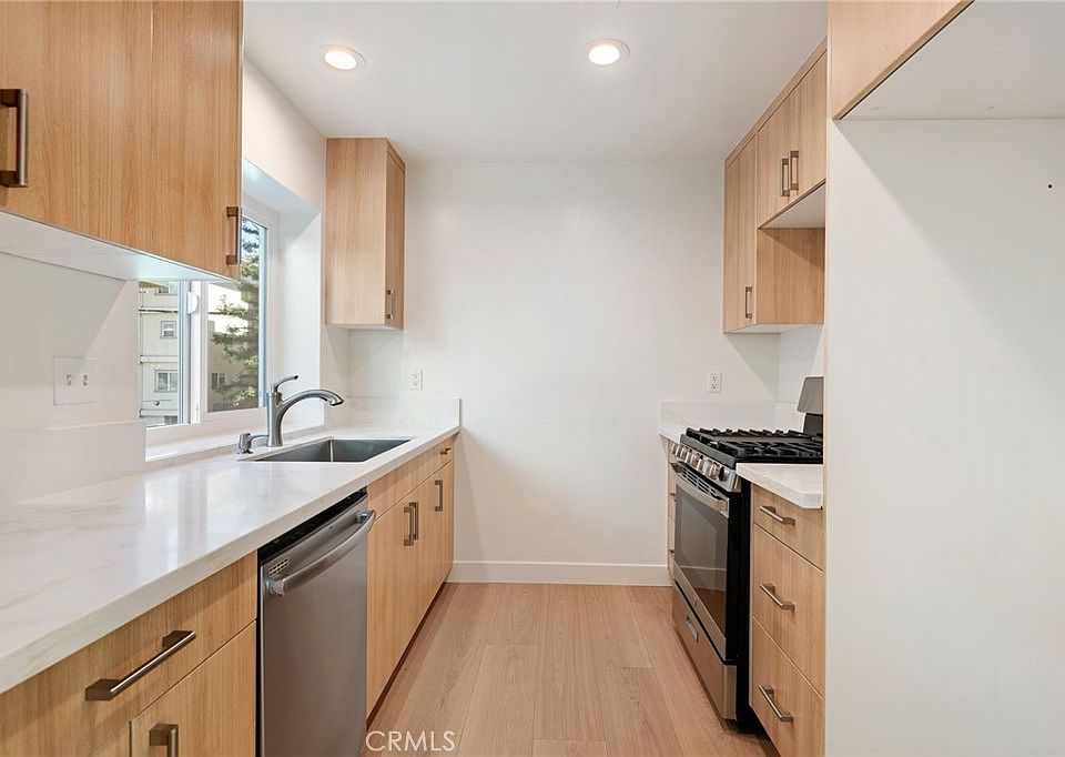 1st image of 10911 Bluffside Dr APT 23