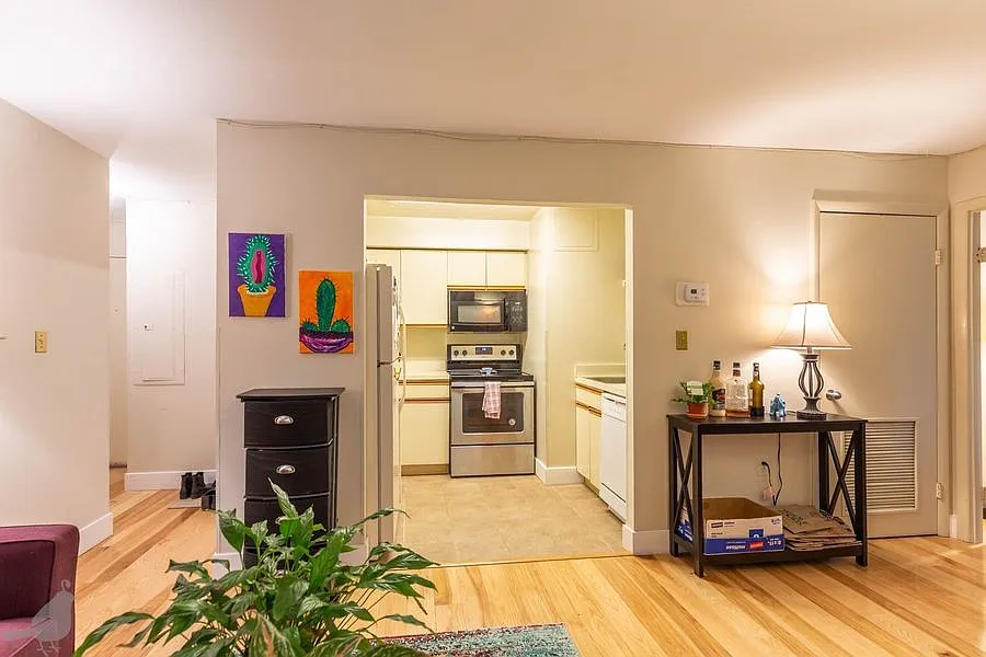 The Ideal 2 Bedroom Oasis Just Steps From U St! — Photo 3