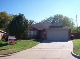 2841 Beaty Ct, Fort Worth, TX 76112