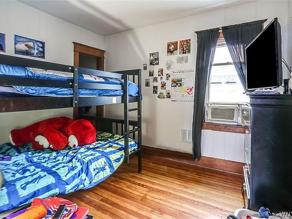 5th image of 59 Franklin St