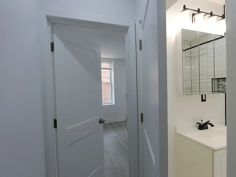 103 E Coulter St — Photo 16