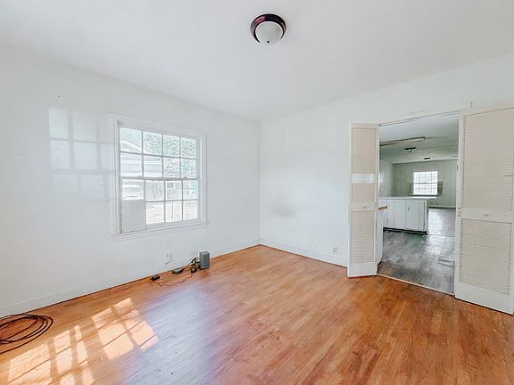 5th image of 409 S 31st St