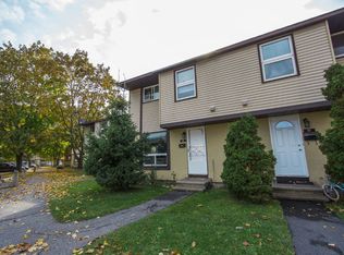 2570 Southvale Cres #65, Ottawa, ON K1B5B7