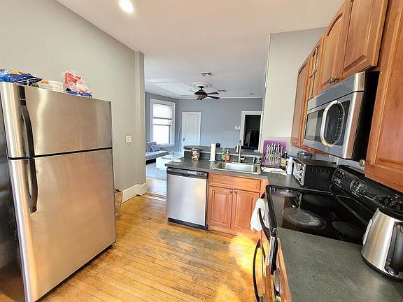 3rd image of 126 Calumet St #2