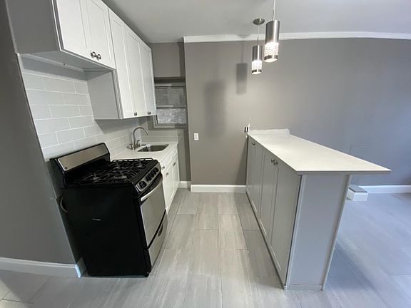3rd image of 99 Murray Ave