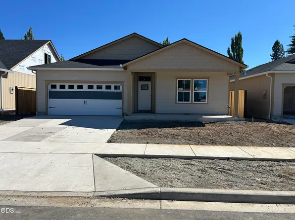 2217 Piazza Dr, Medford, OR 97501