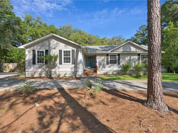 218 Stillwater Dr, Brunswick, GA 31525