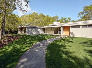 19 Van Scoys Path W, East Hampton, NY 11937