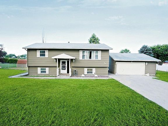 3rd image of 948 John Dr