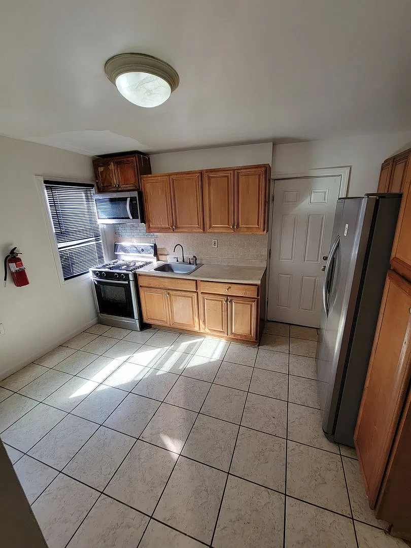 12 Southard St — Photo 4