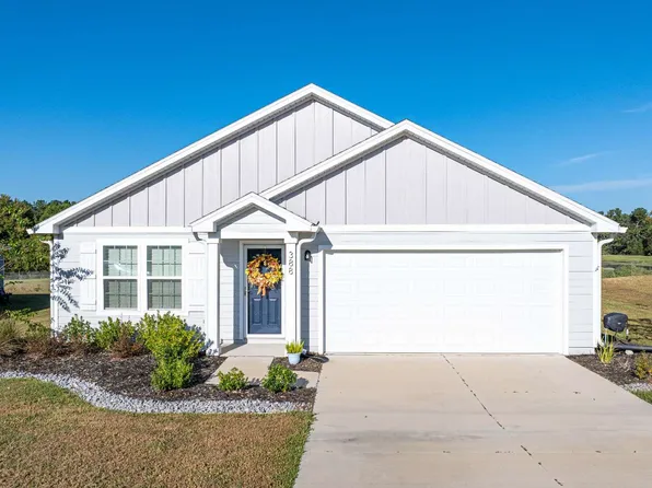 388 SW Jewel Lake Dr, Lake City, FL 32024