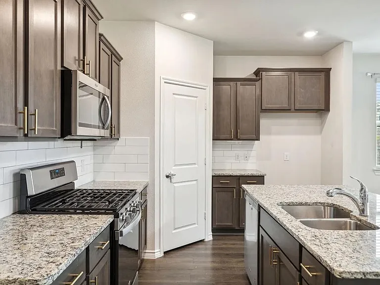 401 Gallop Dr — Photo 19