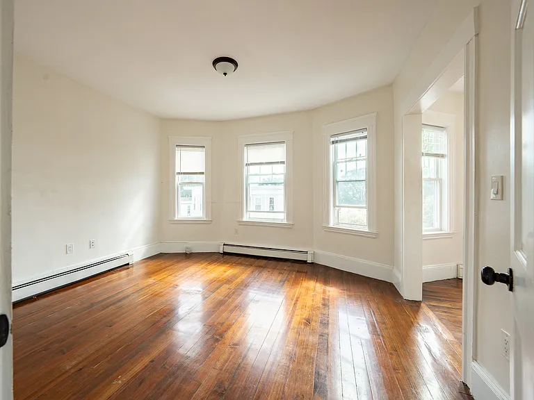 23 Greenock St #3 — Photo 7