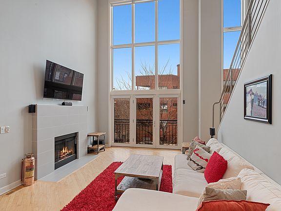 3rd image of 1742 W Beach Ave #2
