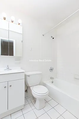 Rented by Mirador Real Estate | media 52