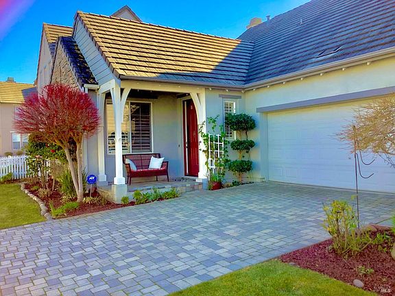 3rd image of 4088 Summer Gate Avenue