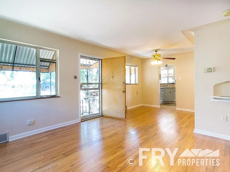 2145 Ames St — Photo 7