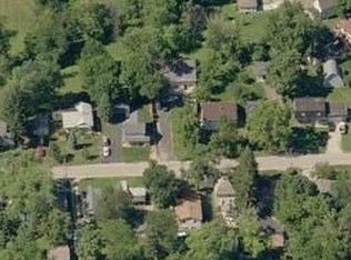 133 Oaks Ave, Wauconda, IL 60084