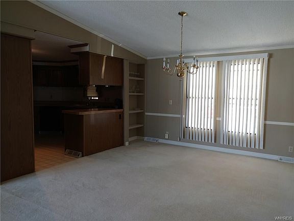 5th image of 7 Brookridge Dr