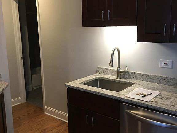 2nd image of 1229 N Bosworth Ave APT 1F