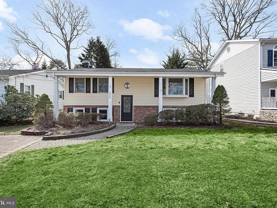 1st image of 305 North Dr