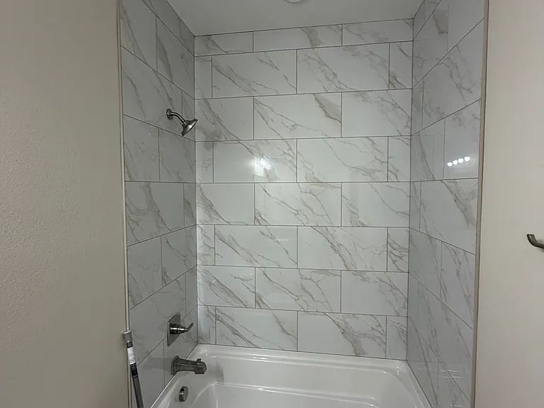 307 NE 2nd St #2 — Photo 15