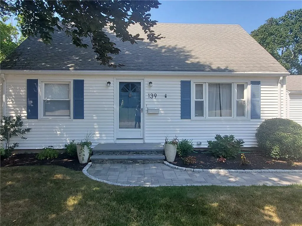 4 bed, 1448 sqft, $3,700 — Photo 3