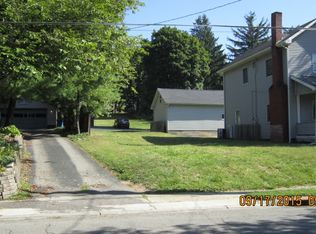 72 W Wood St, Lowellville, OH