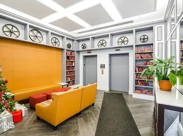 490 Myrtle Avenue image 18 of 21