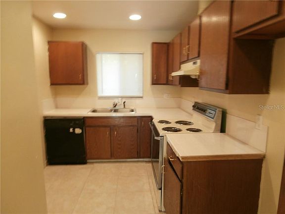 2nd image of 520 Bristol Dr