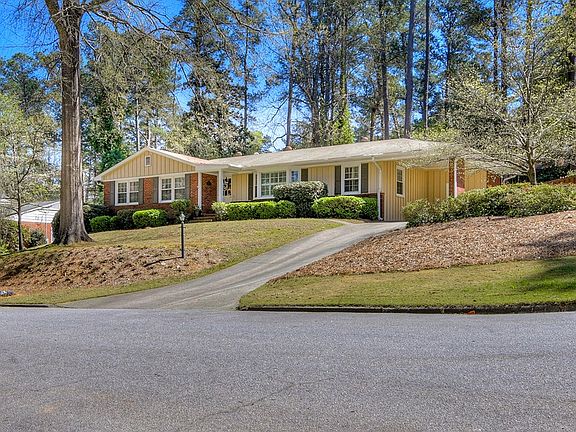 3rd image of 3012 Hampshire Dr