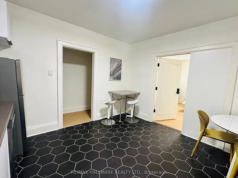 597 Saint Clair Ave W #7 — Photo 6