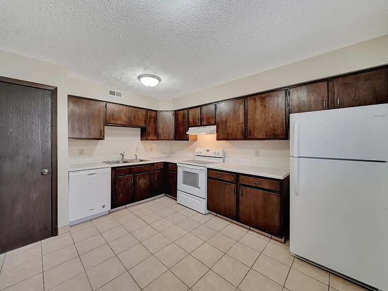 3516 Huntington Ave — Photo 10