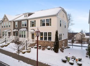 319 Cross Creek Dr, Cranberry Township, PA 16066