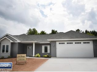 1951 Jacobsen Rd, Neenah, WI 54956