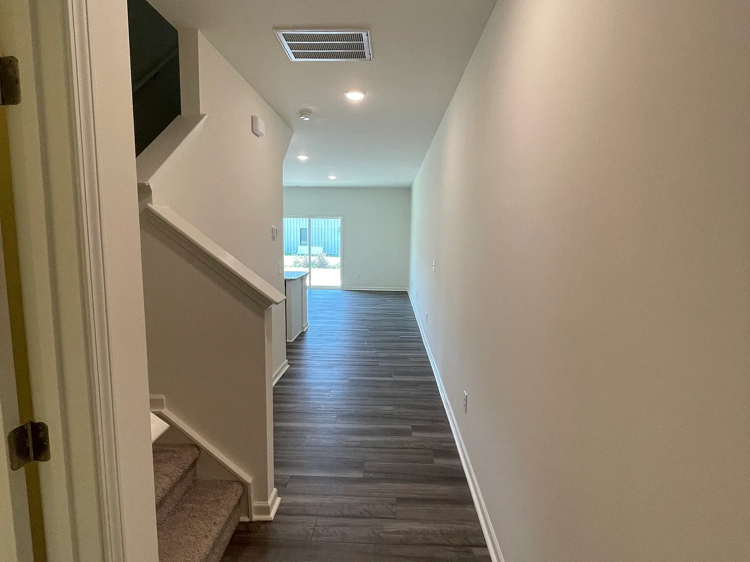 3 bed, 2.5 bath, 1515 sqft, $1,795 — Photo 3