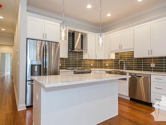 5th image of 2341 W North Ave Unit 3