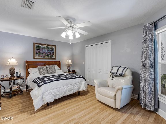 4th image of 2237 Hawks Cove Cir
