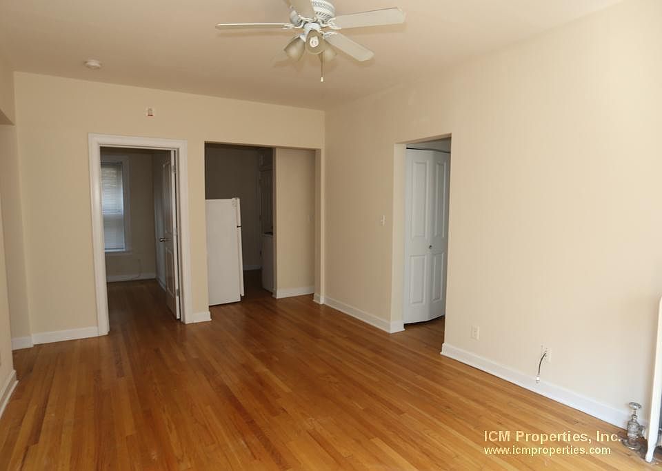 1st image of 3924 N Pine Grove Ave APT 1E