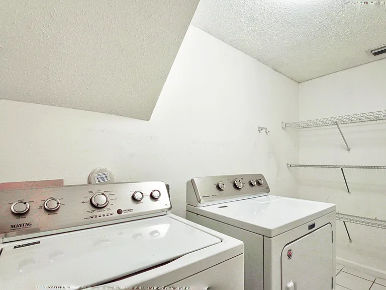 4355 Leicester Ct — Photo 26