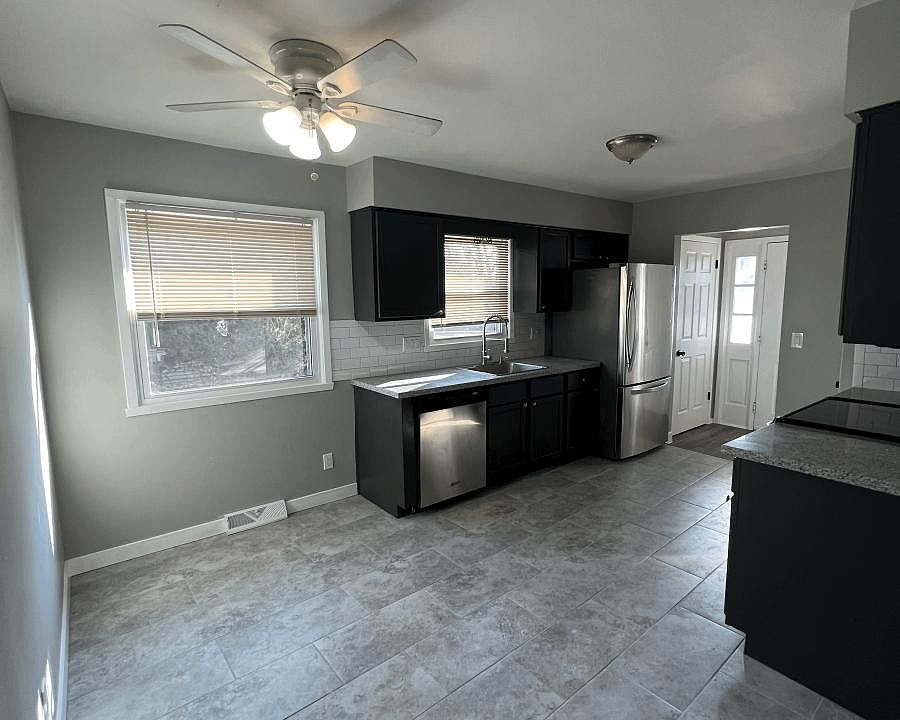 1st image of 1734 Rawson Ave #1734