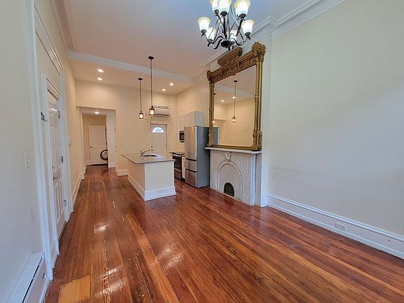 4th image of 2009 Mount Vernon St #1F