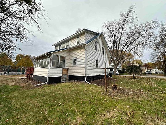 2nd image of 4120 Van Buren St