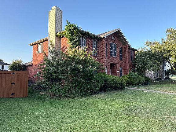 2nd image of 1545 Hickory Trl