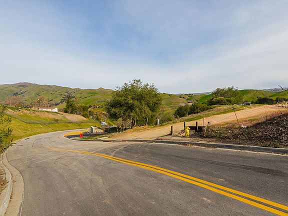 5th image of 529 Vista Ridge Dr
