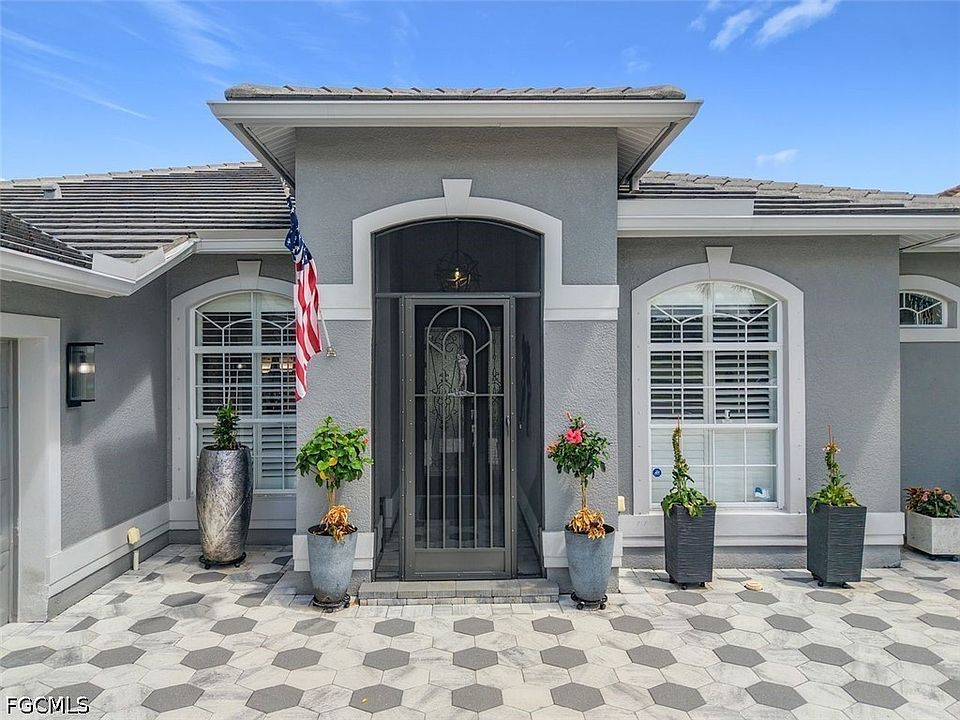 1st image of 10412 Curry Palm Ln
