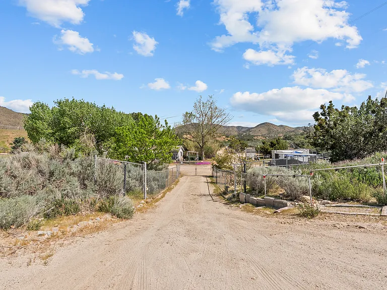 31720 Angeles Forest Hwy #B — Photo 25