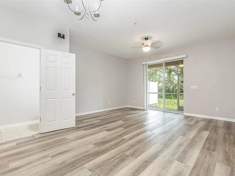 1125 Grantham Dr — Photo 9